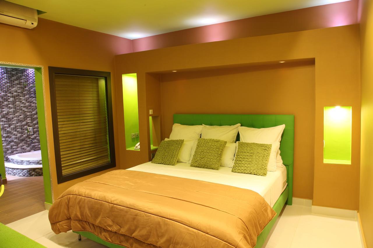 Le Wafou Hotel Abidjan Eksteriør billede